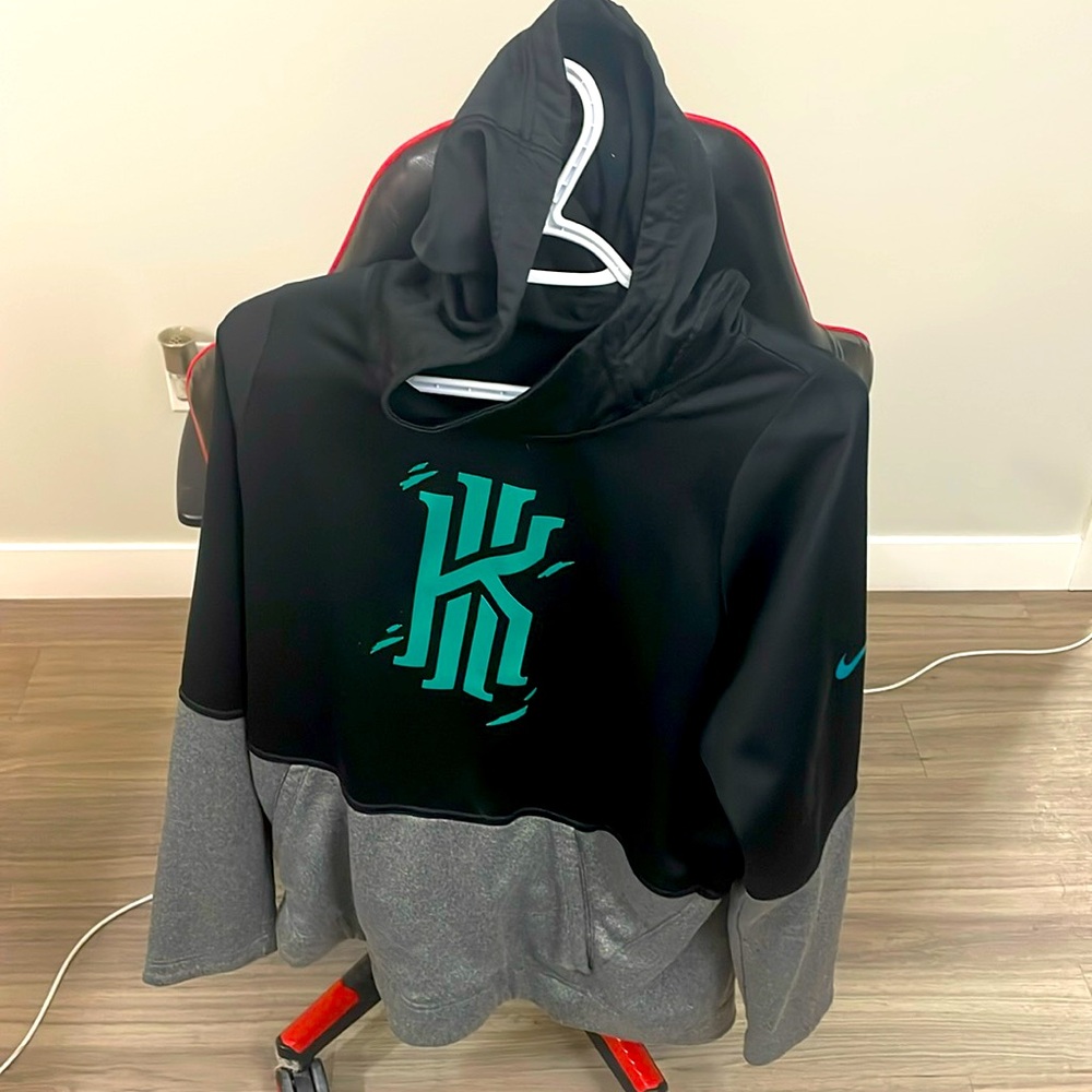 Nike Dry fit Kyrie Irving Hoodie Men’s L Color Black Grey Green logo